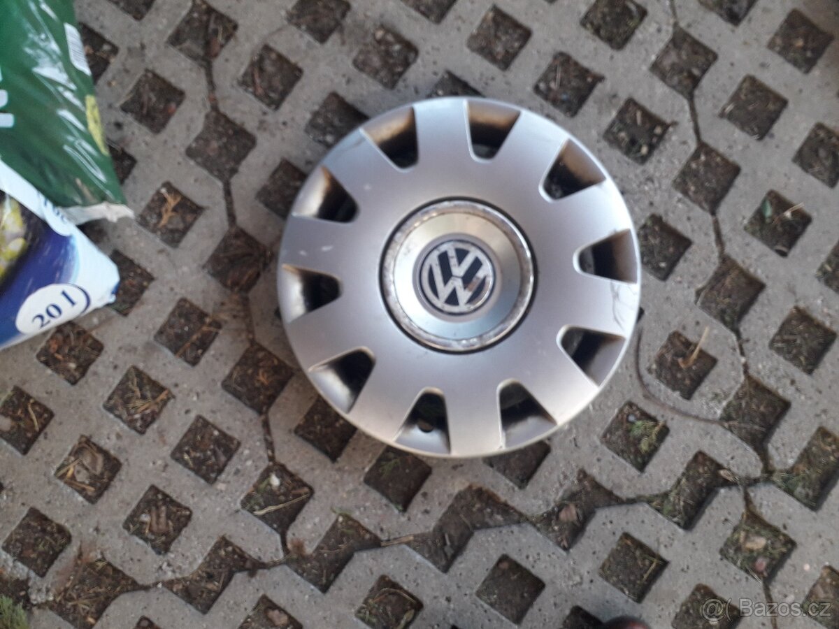 POKLICE VW-15 KOLA-1 KUS-BEZ ZÁVAD