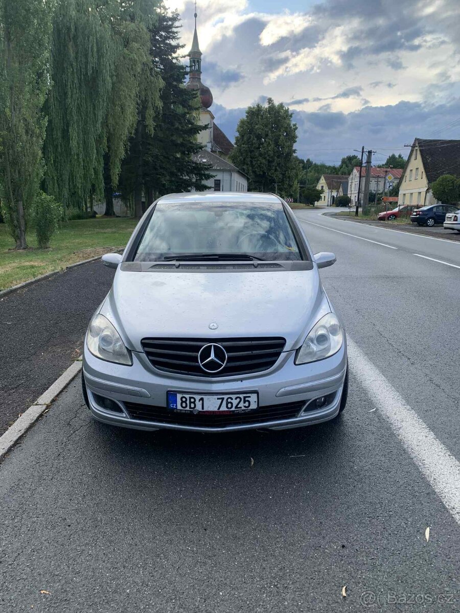 Mercedes Benz clas B 180