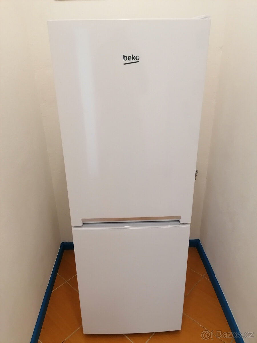 lednice Beko RCSA240M20W