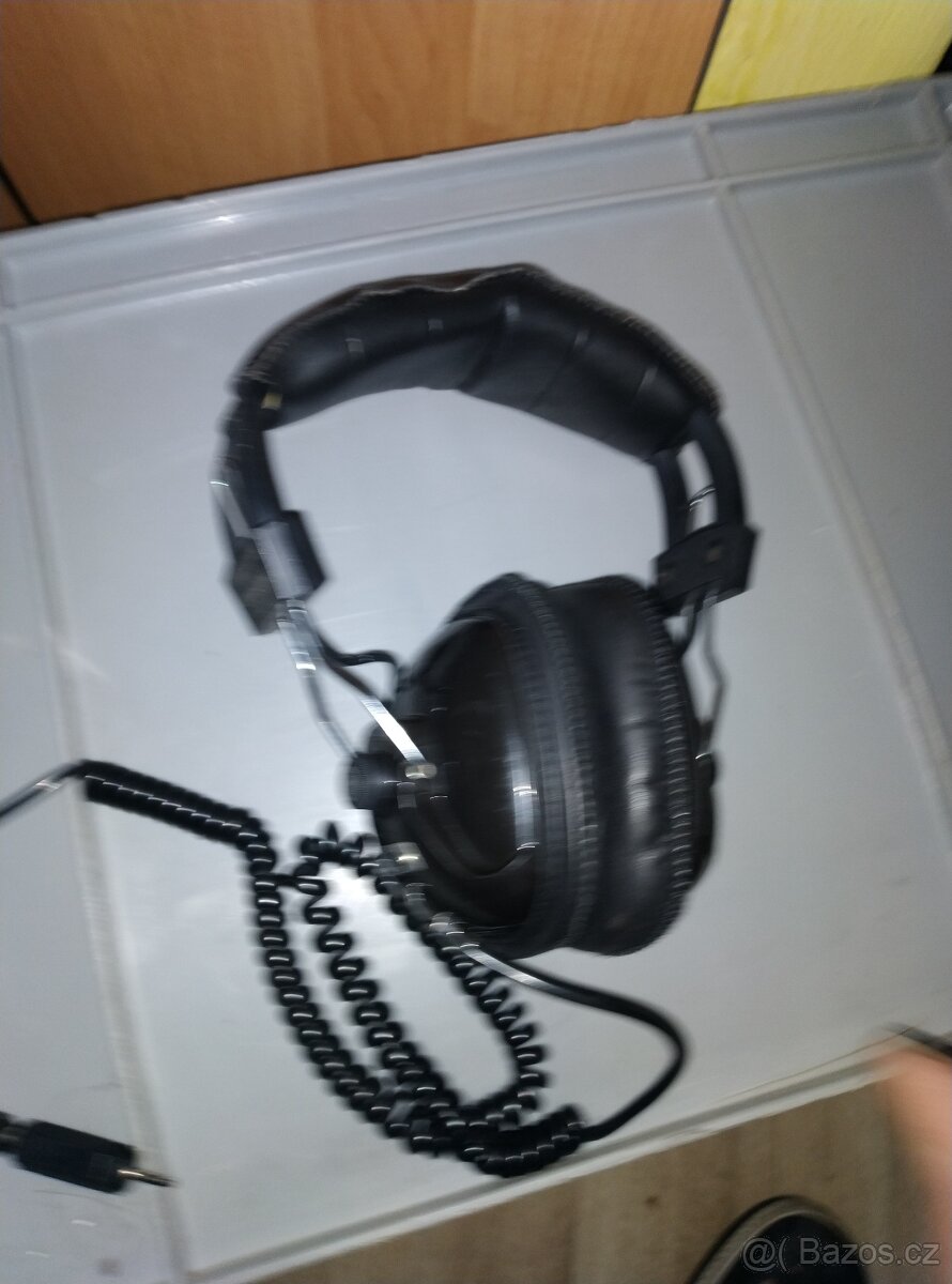 Retro sluchátka DYNASOUND