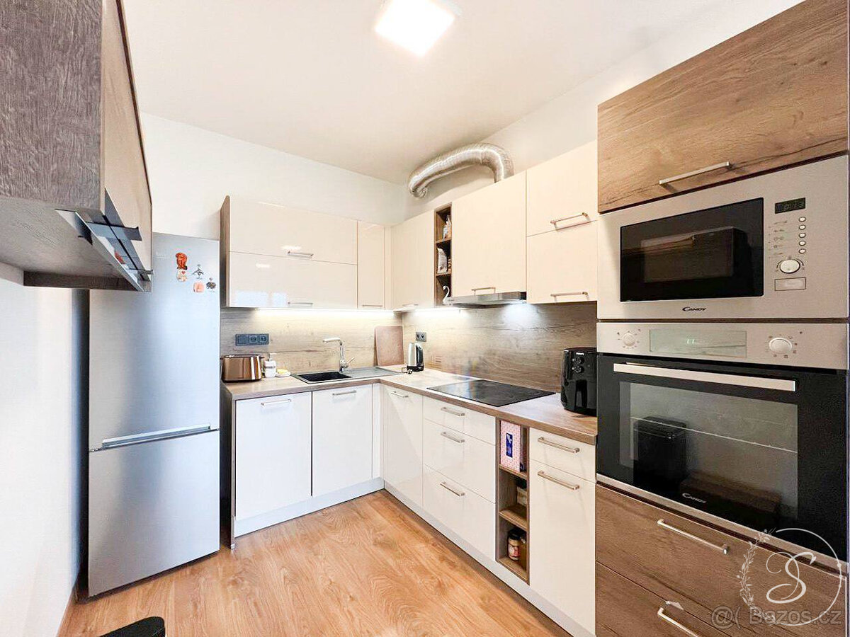 Pronájem bytu 2+kk, 59 m2, Praha