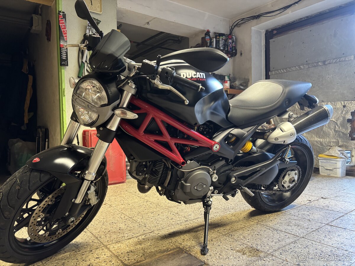 Ducati Monster 796