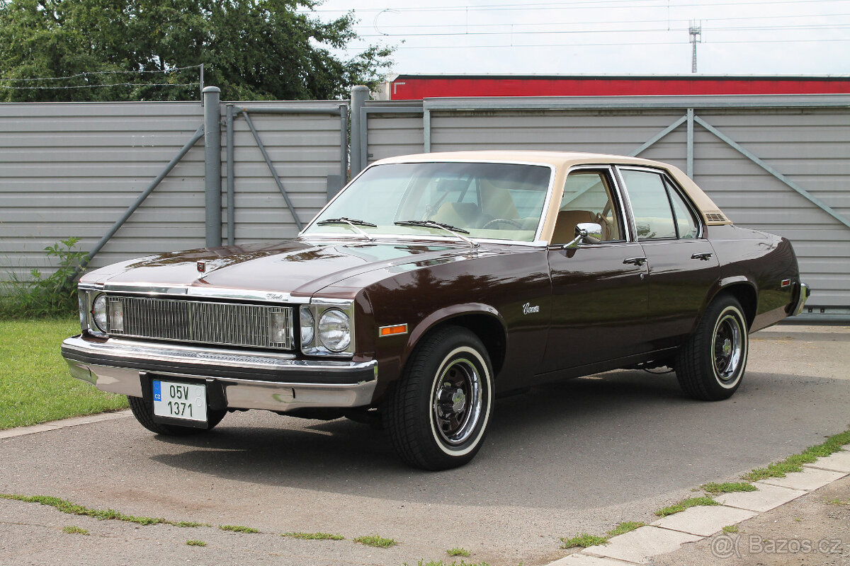1977 Chevrolet Nova 305 V8, po renovaci
