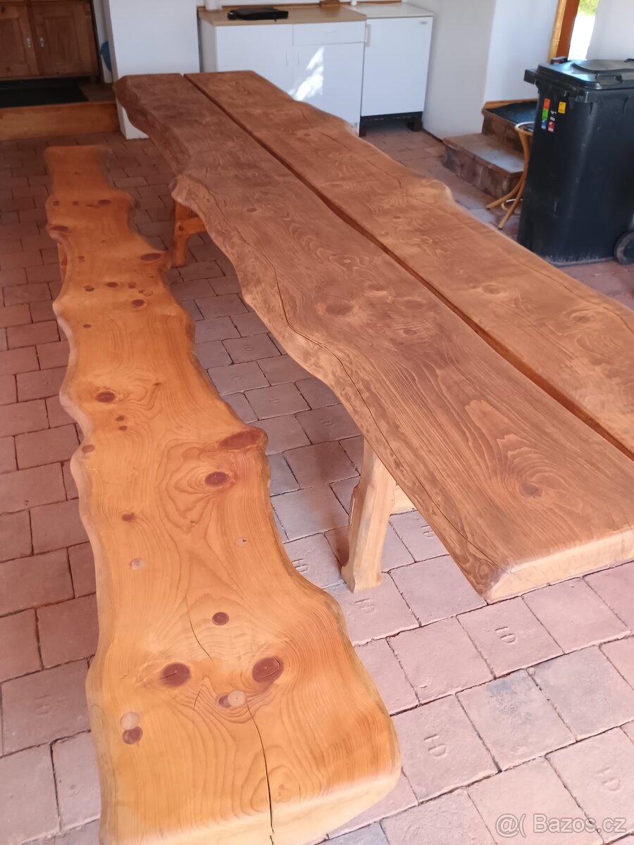 Stůl a lavice z masivu