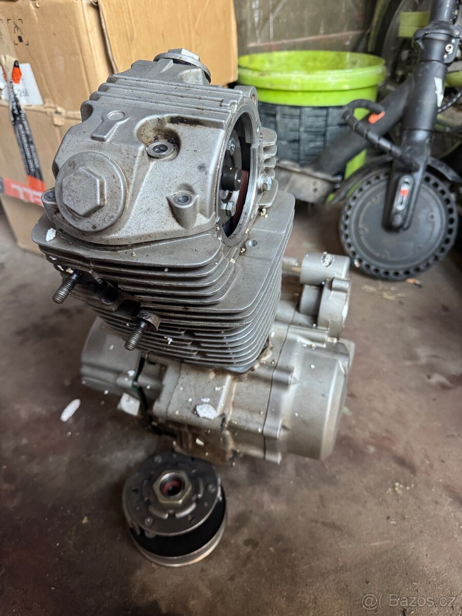 Prodam 2 motory zongshen 250