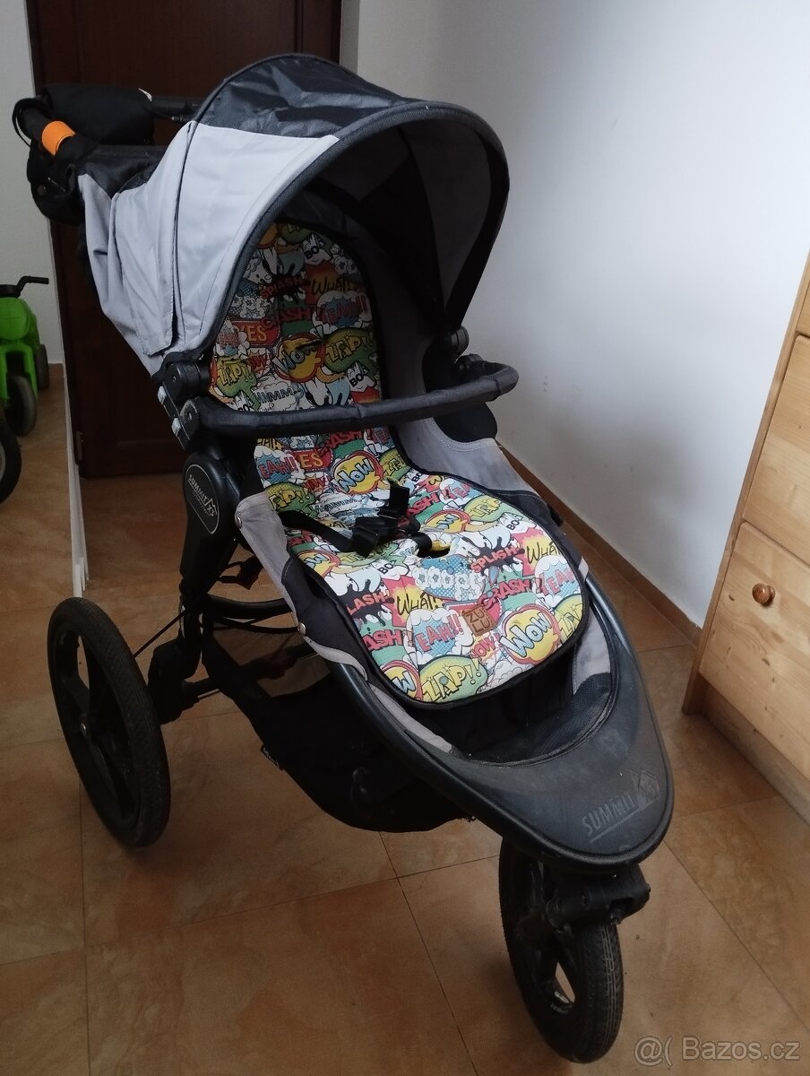 Baby Jogger Summit X3 - tříkolový kočár