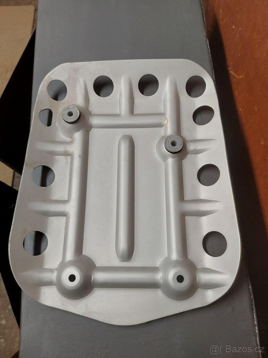 Predám spodný kryt motora BMW 1200 GS Adventure