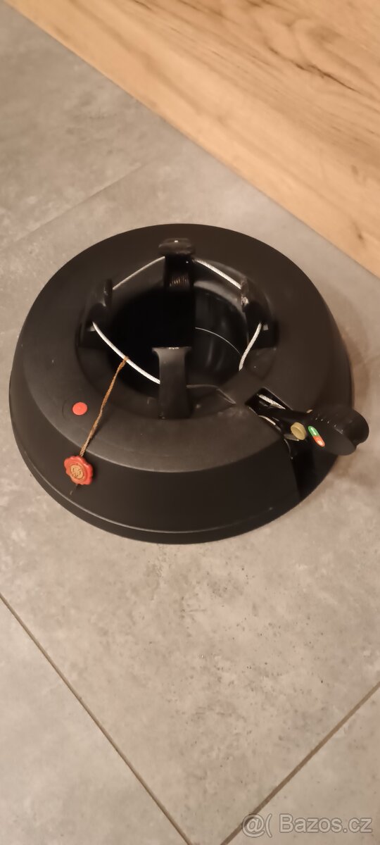 Stojan na vánoční stromek