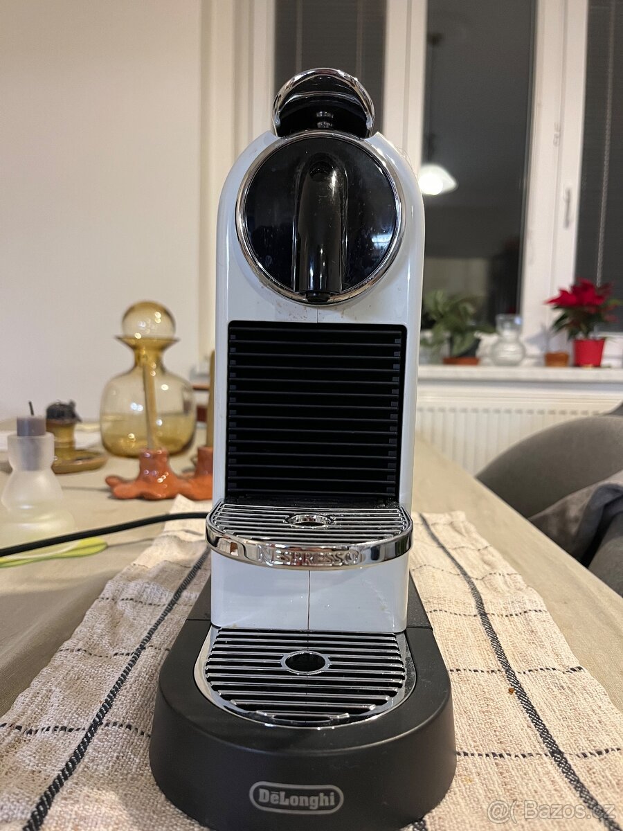 ☕ Kapslový kávovar Nespresso De’Longhi – velmi pěkný stav