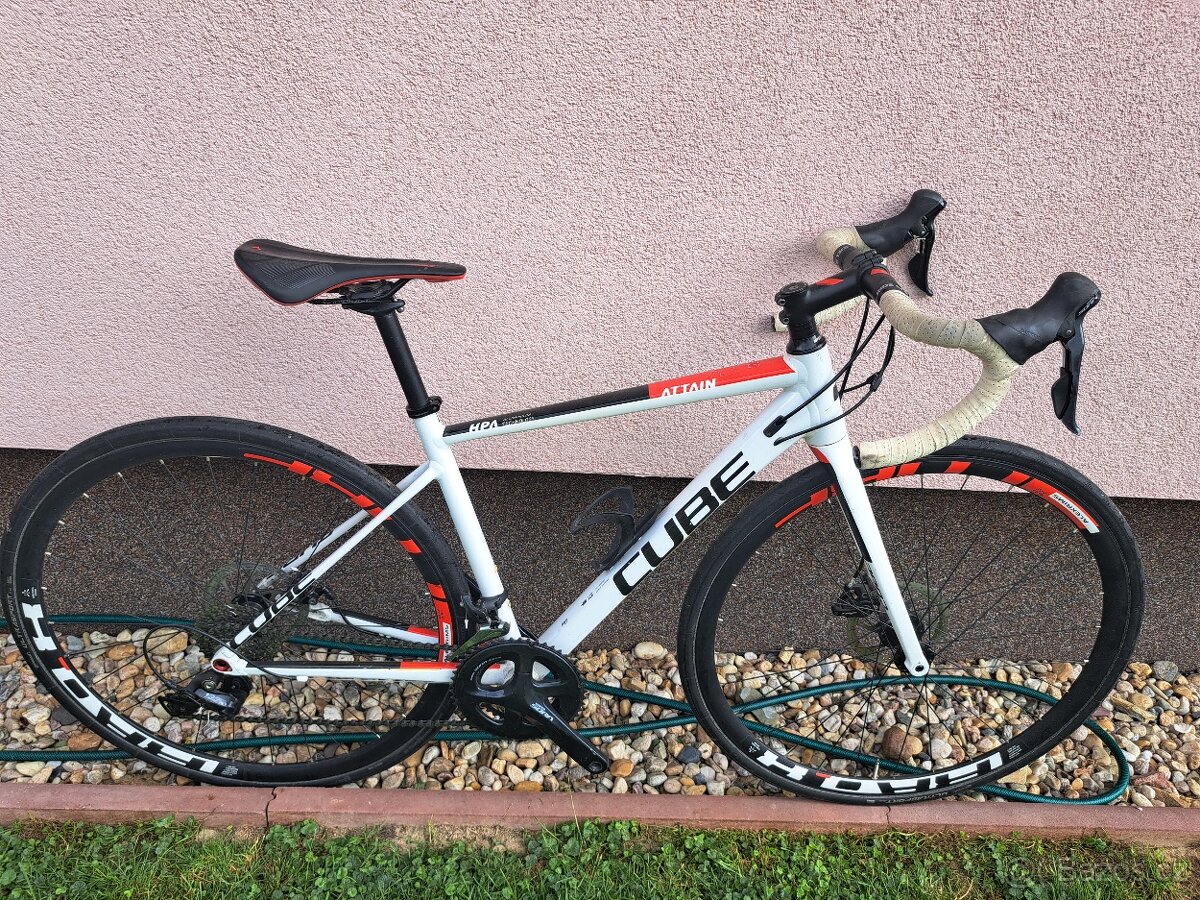 Silniční kolo CUBE – ALU provedení, skvělý stav.