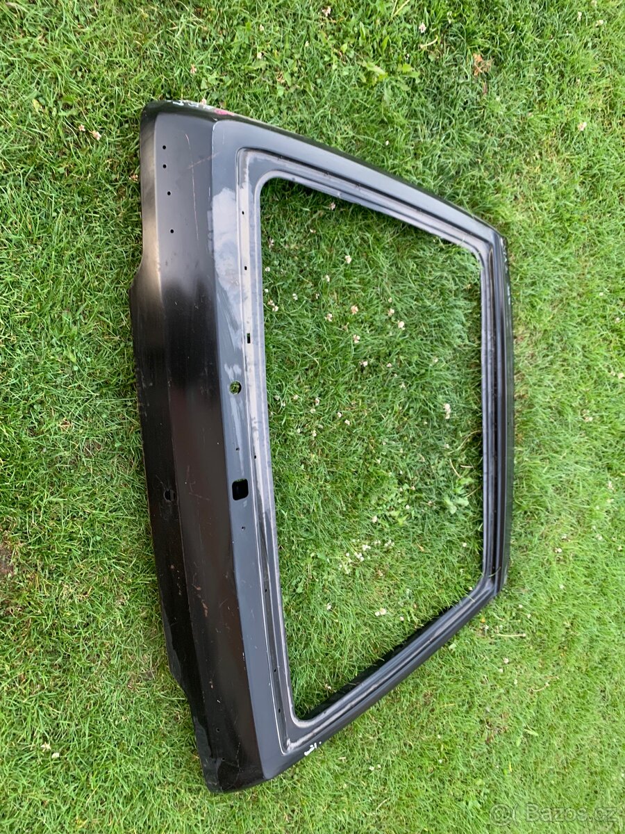 Mazda 323 BF origo nový kufr