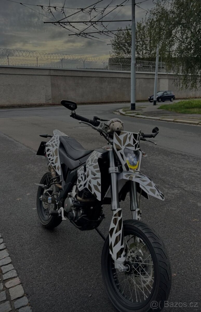 UM DSR SM 125