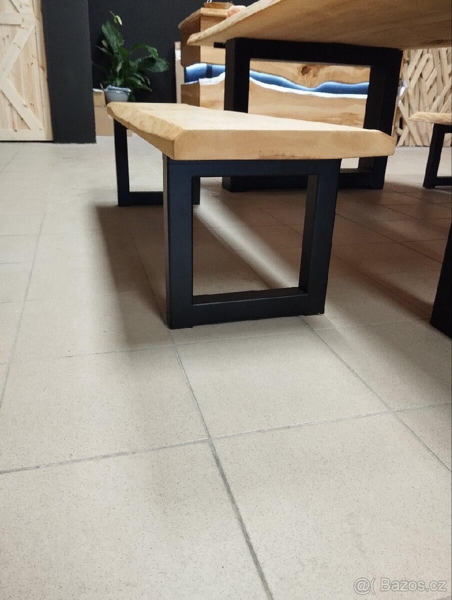Lavice z masivu AKCE