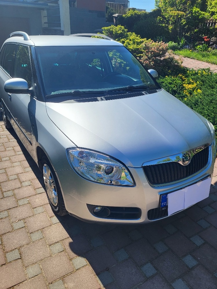 Škoda Fabia 2 Combi 1.4i 63kW Sportline, šedá pastelová meta