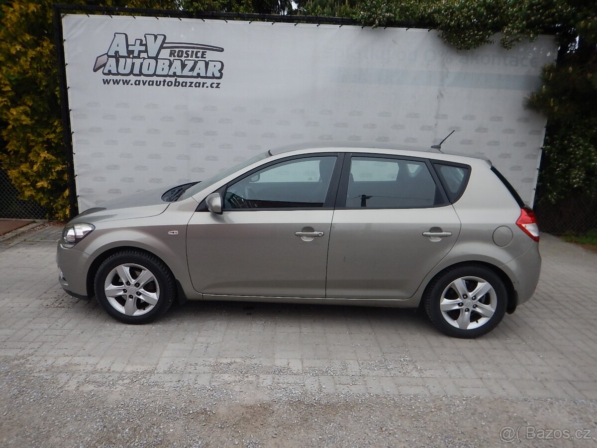 Kia Cee´d 1.4 16V, KLIMA, ČR