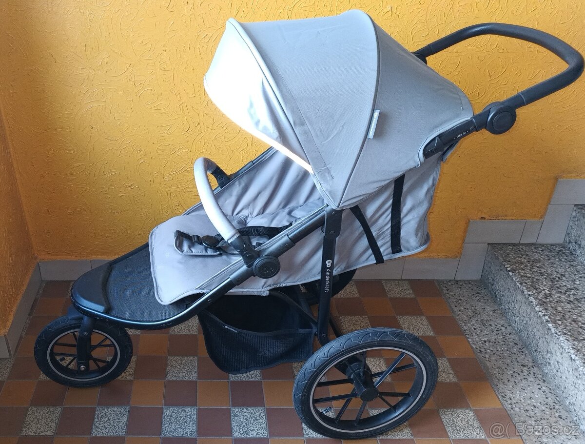 Sportovní kočárek Kinderkraft Helsi