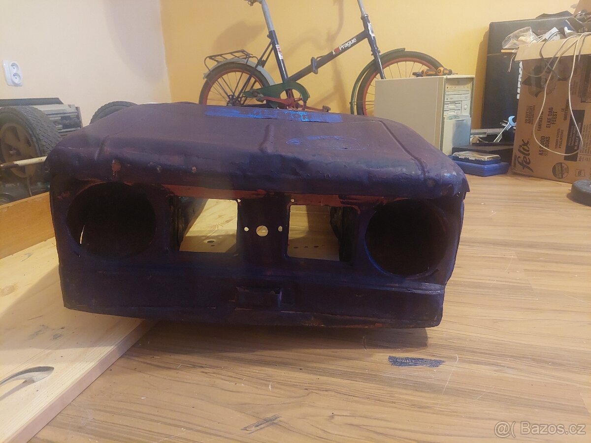 SPĚCHÁ ŠLAPACÍ AUTÍČKO MOSKVIČ