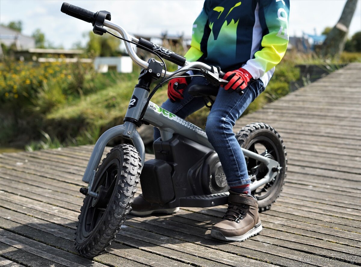YCF mini 12 balační elektro odrážedlo