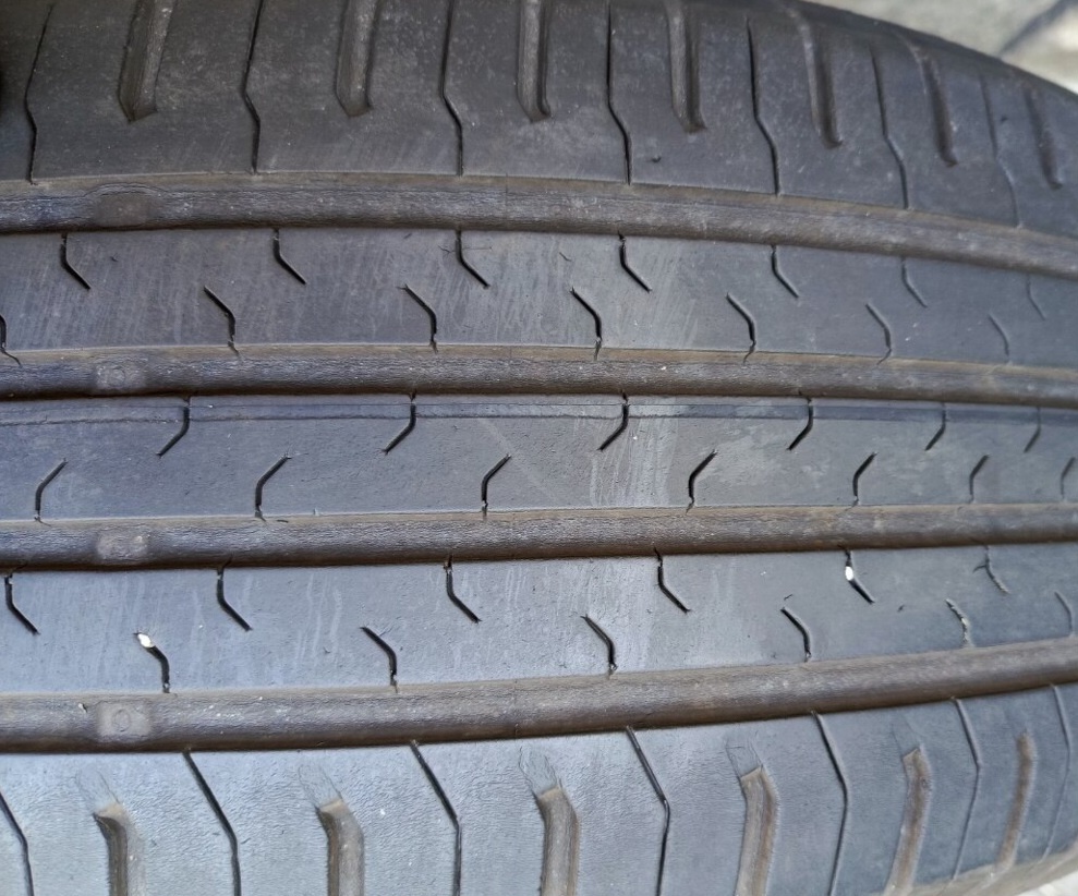 Pneu 215/65 R17