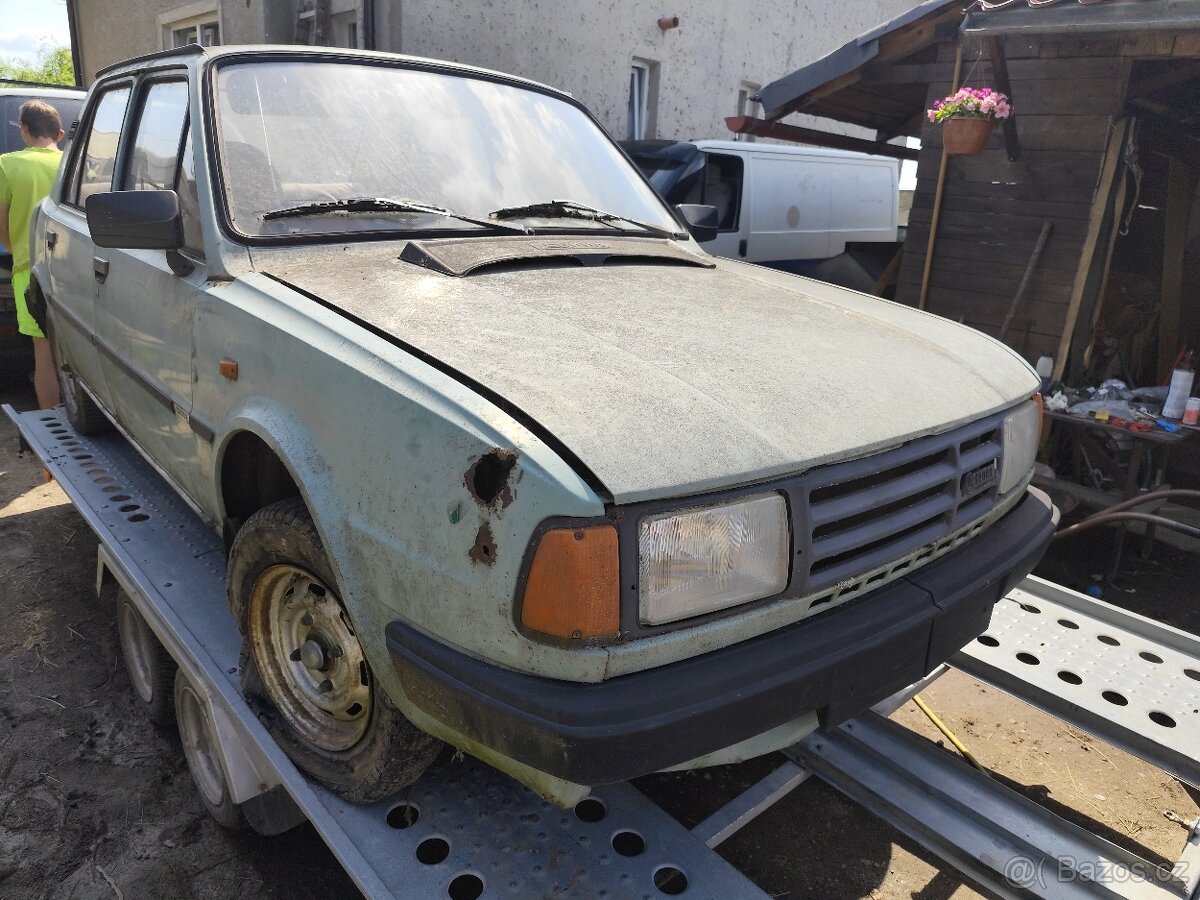 Prodám díly z škoda 125l