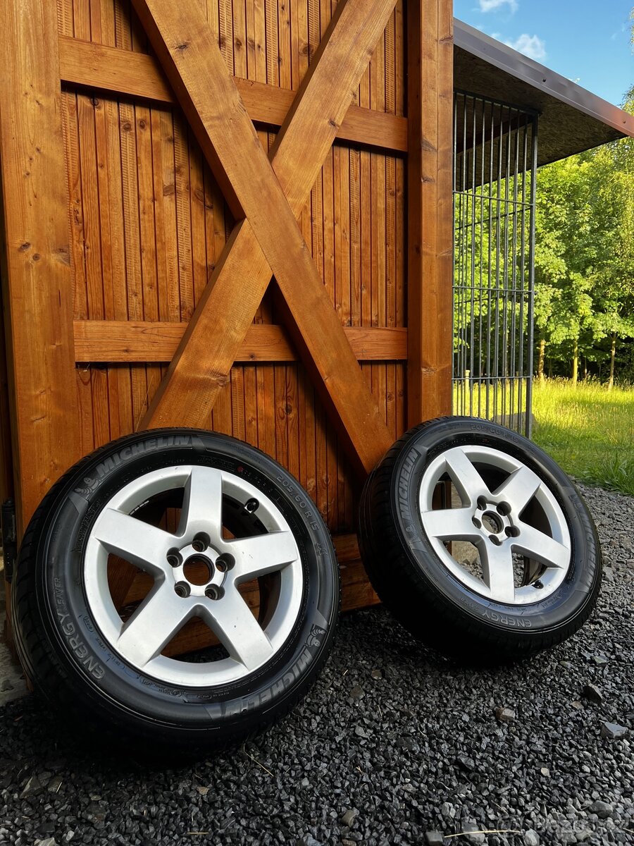 Audi ALU kola + letní gumy Michelin