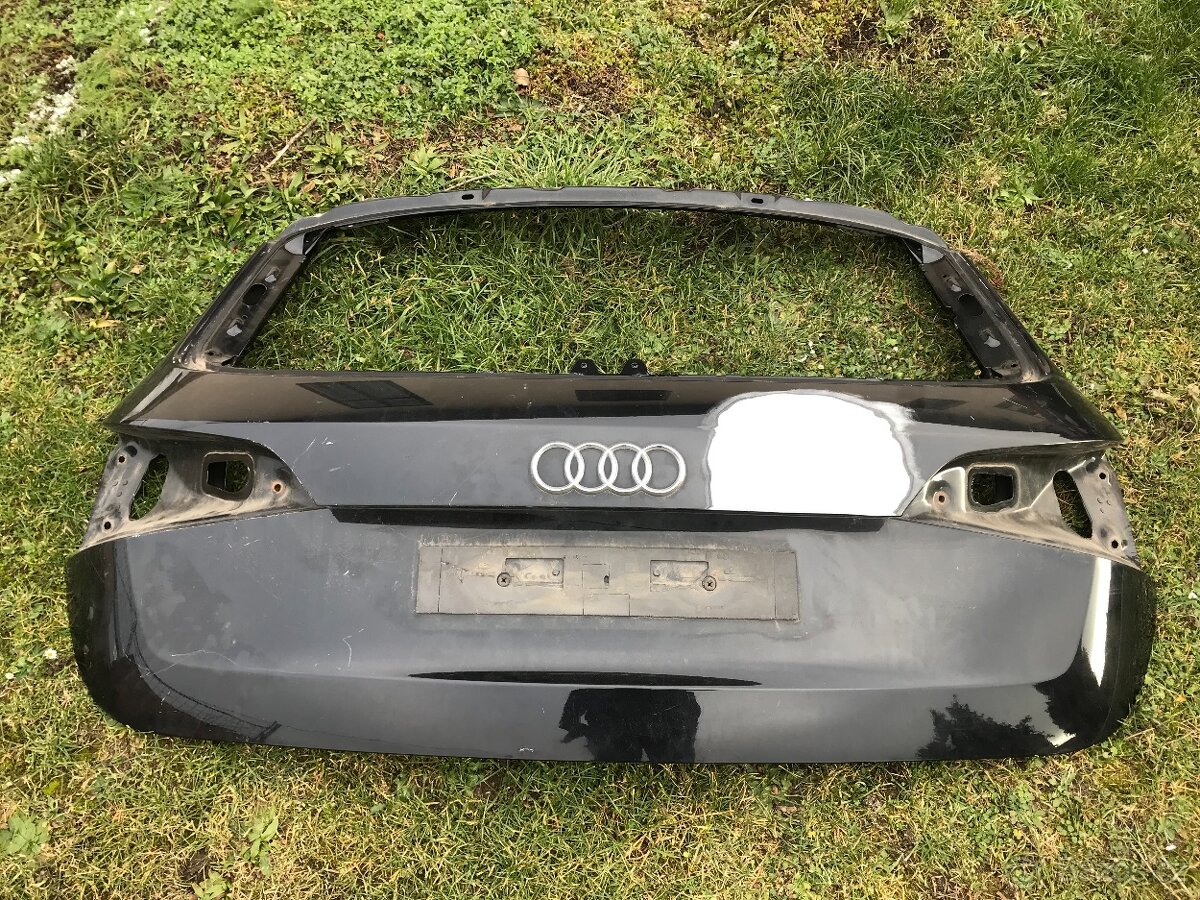 Víko kufru Audi Q5