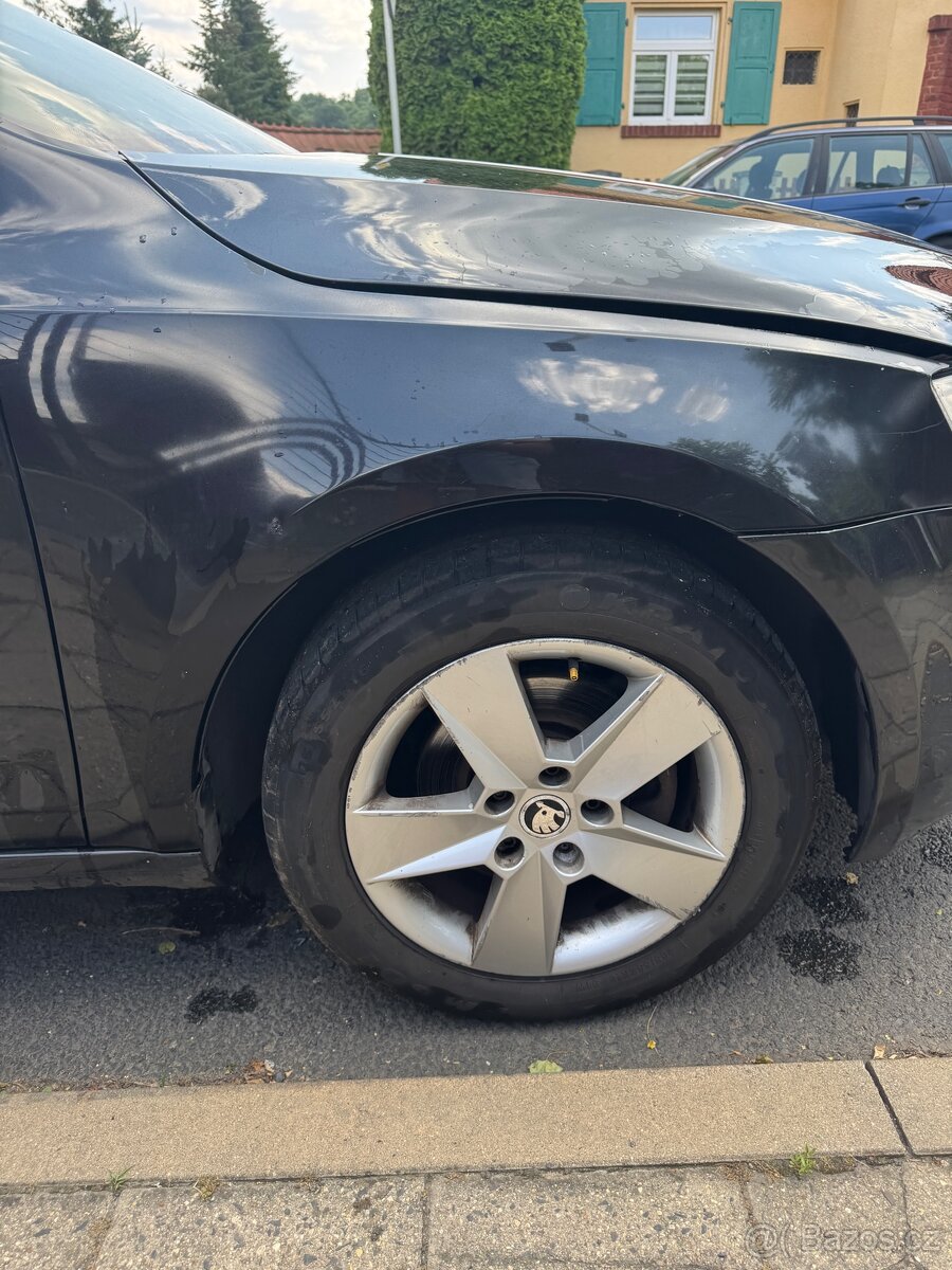 PRODÁM PRAVÝ BLATNIK ŠKODA OCTAVIA 3 2016