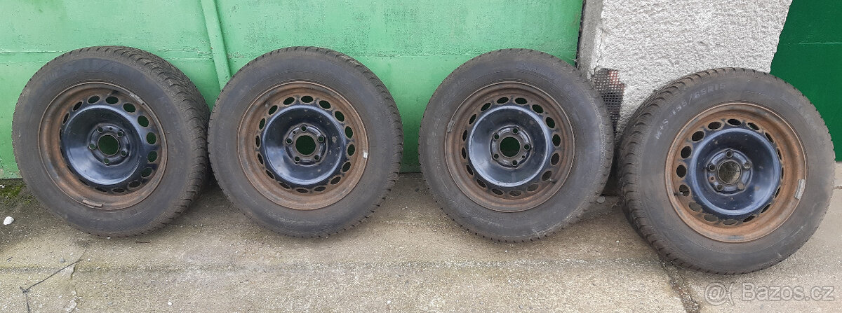 Zimní pneu 195/65/15