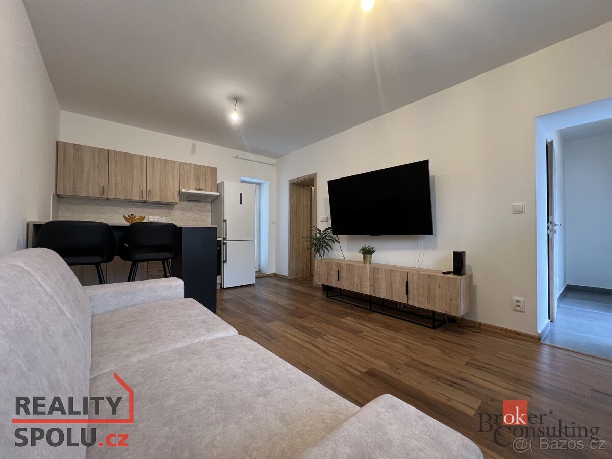 Pronájem, byty/1+kk, 33 m2, Kamenná 3025/6, Martinov, 72300