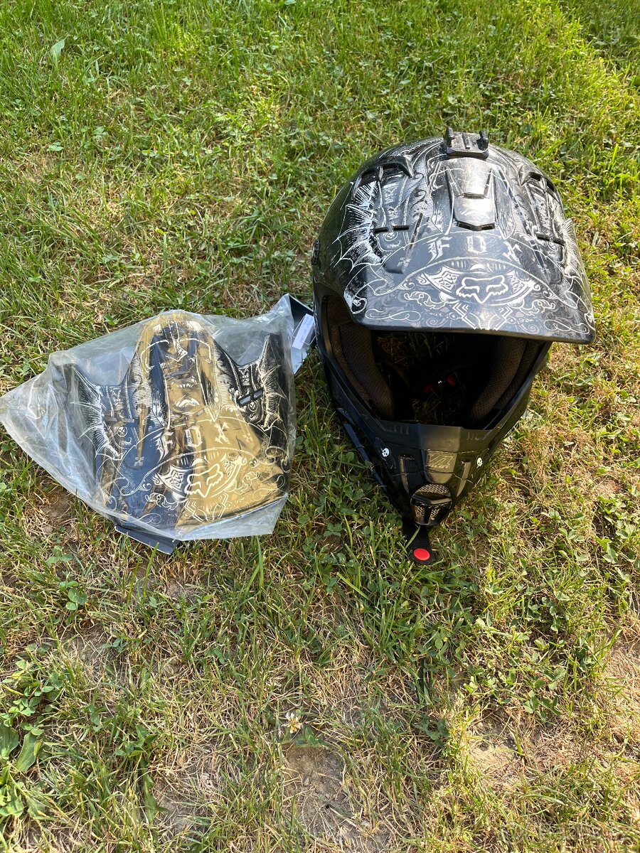 Motokrosová přilba Fox V1