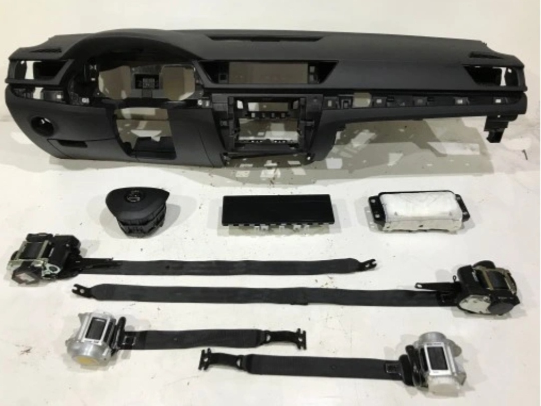 Prodam kompletni Airbagovou sadu Škoda Superb III a lift