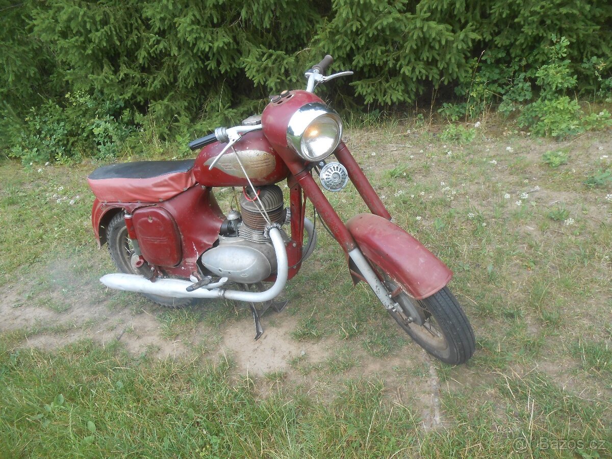 Jawa 250/353 kývačka