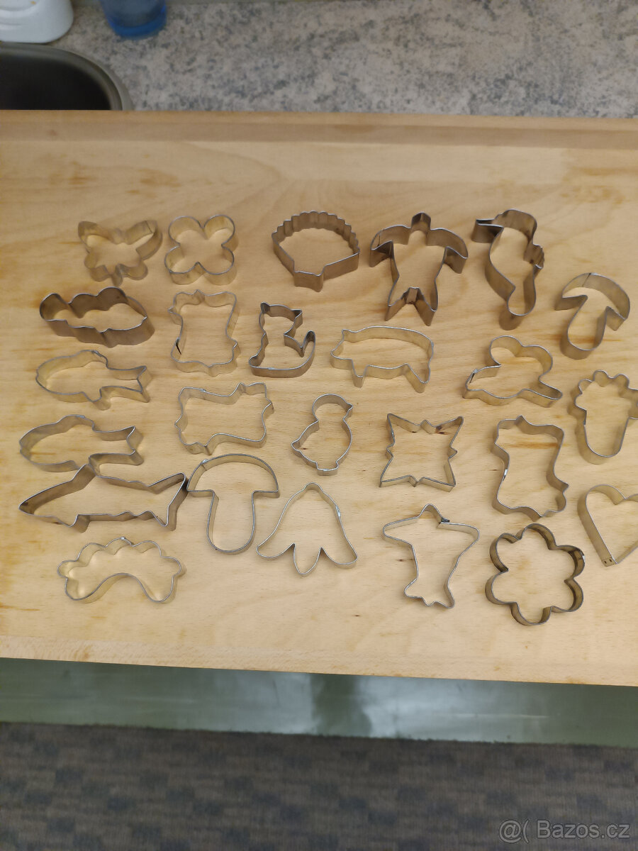 Vykrajovátka na cukroví+formičky