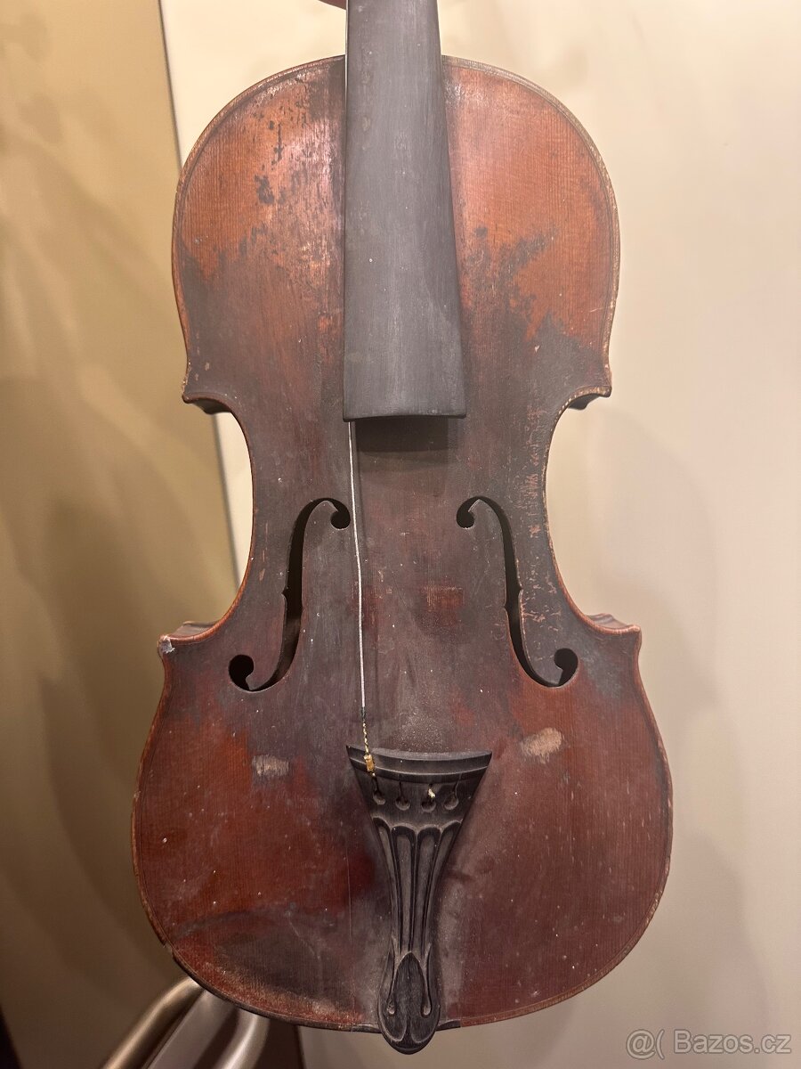 Koupím staré smyčcové nástroje v jakémkoliv stavu