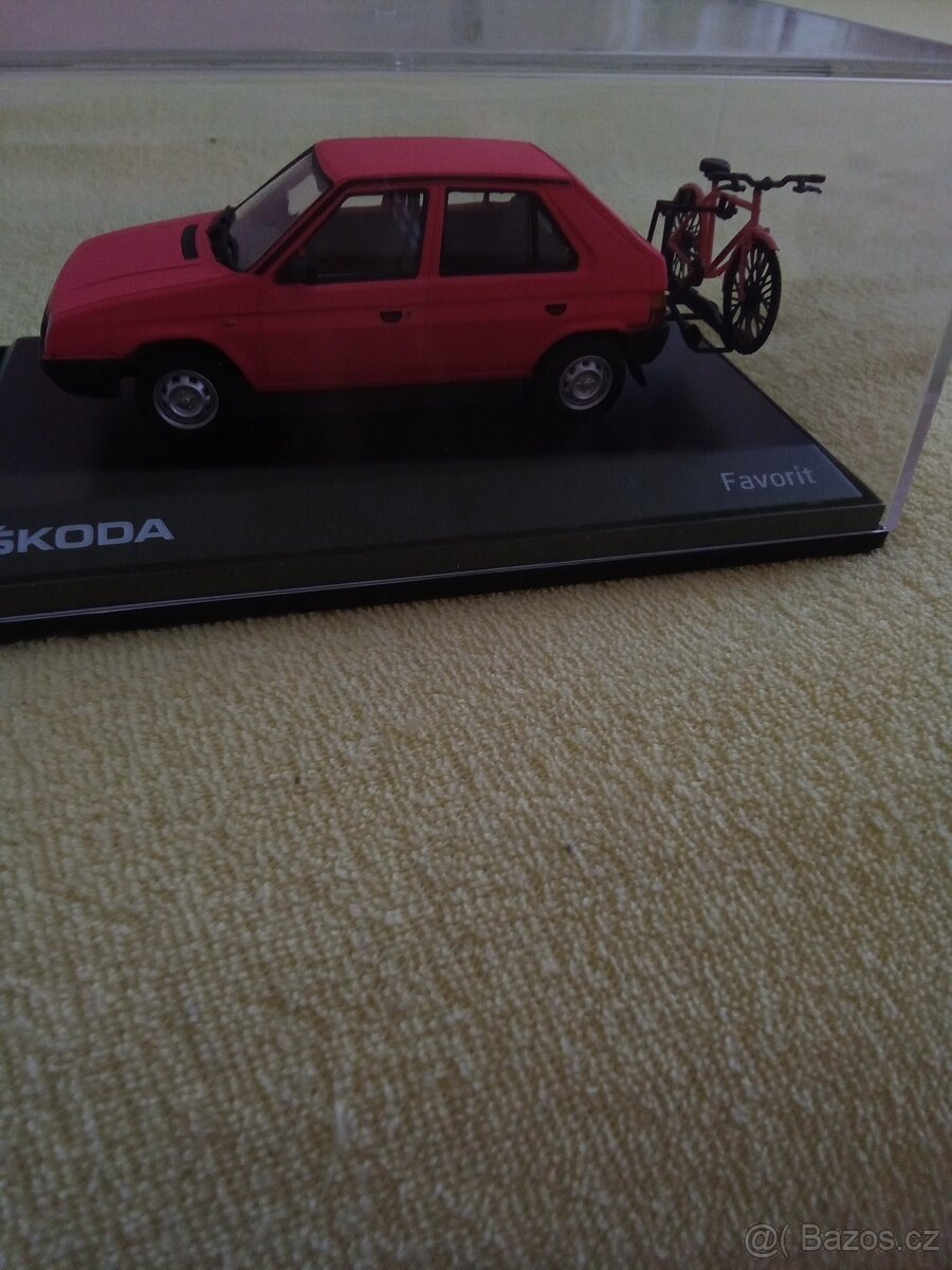 Škoda Favorit 1:43+ nosič kol a kolo
