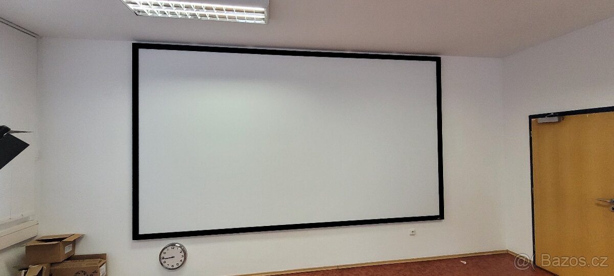 MON ELITE SCREENS profesionální projekční plátno