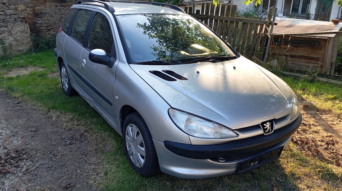 Peugeot 206 1.4hdi na díly bez TP
