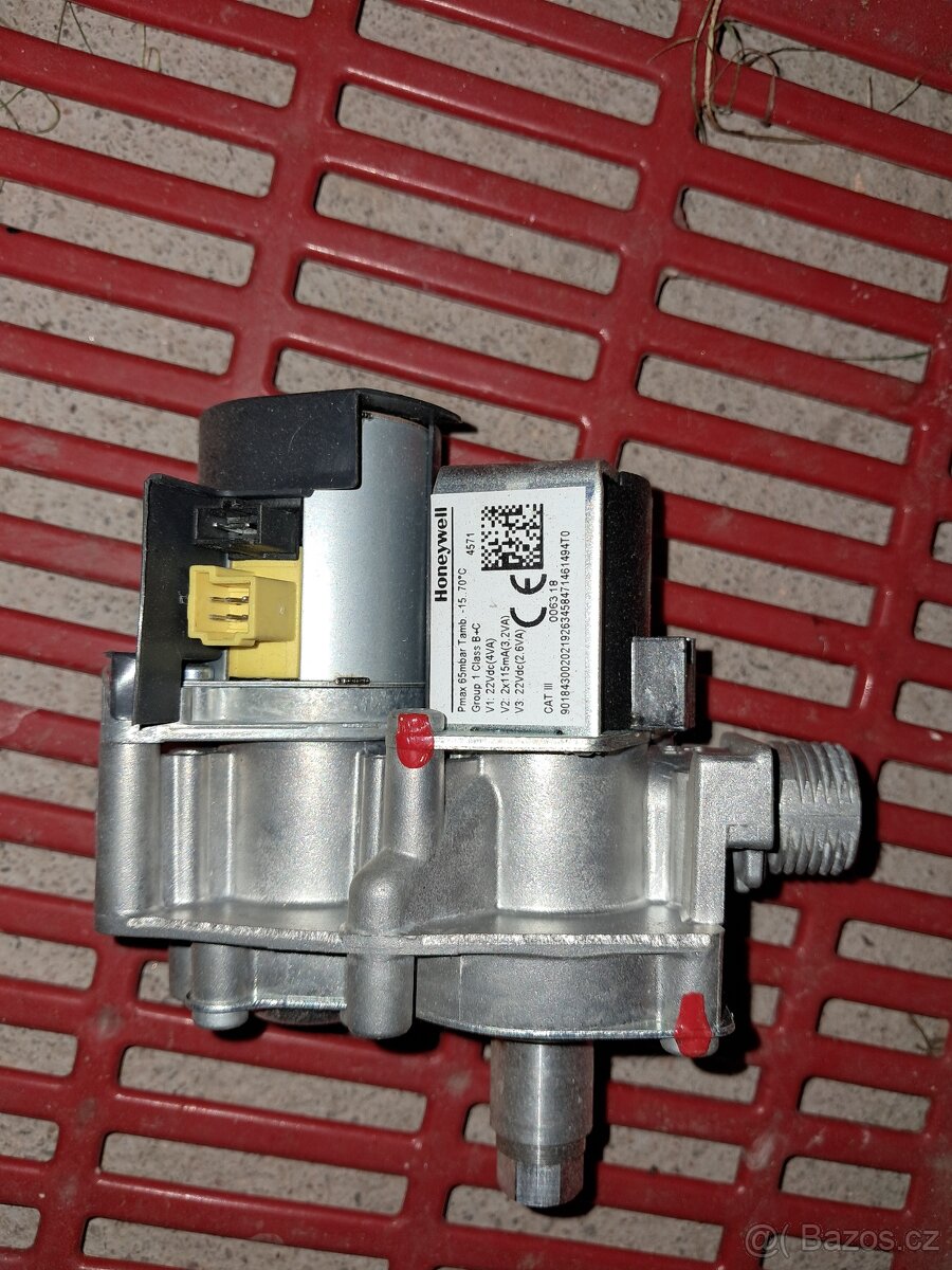 Plynový ventil Honeywell VK8515MR4571