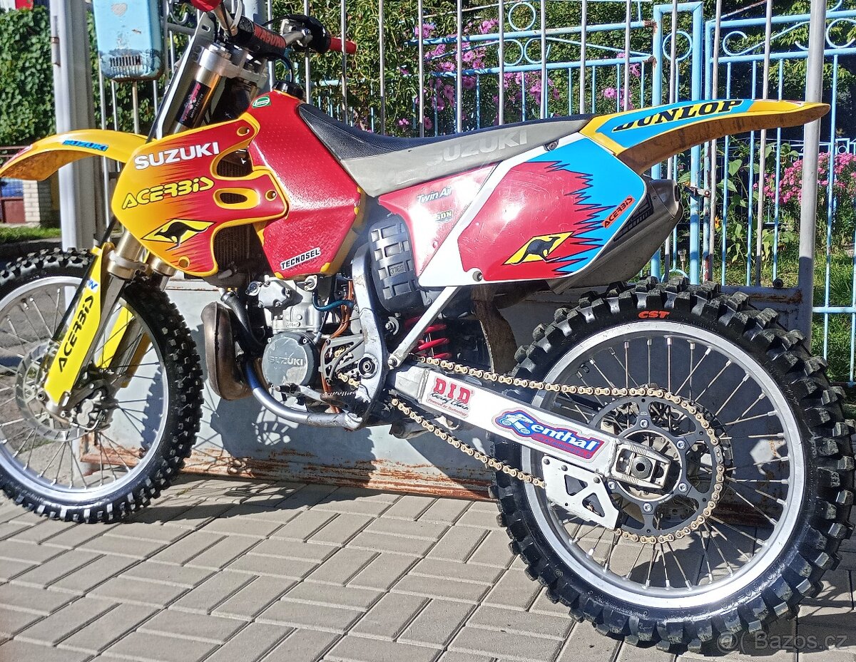 SUZUKI RM 250