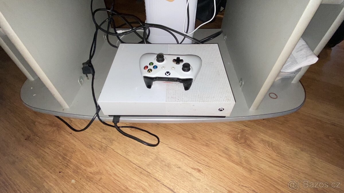 Prodám Xbox one 500gb