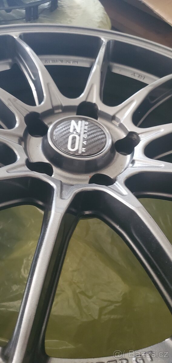 OZ racing hyper gt hlt 5x120 r19
