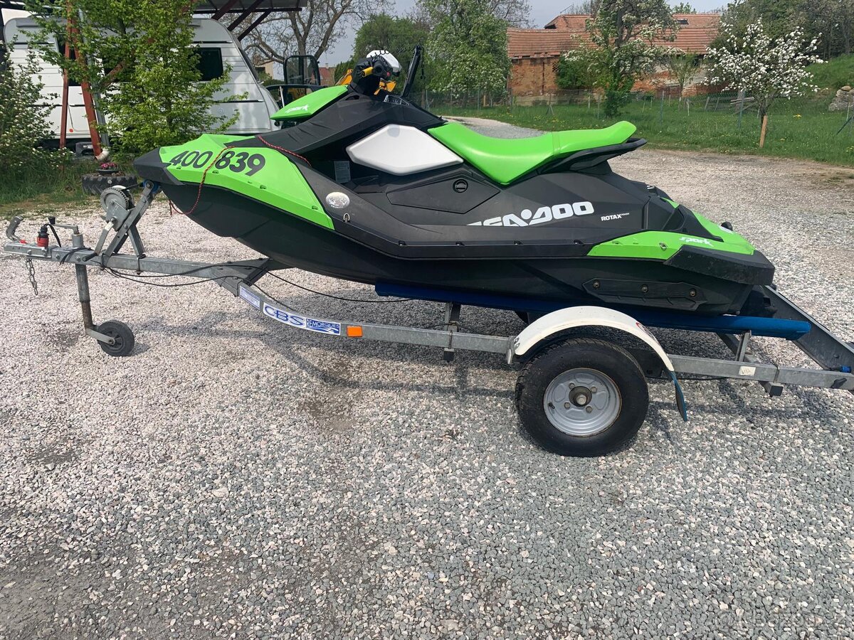 Sea-Doo Spark 90hp VTS mnoho doplňků