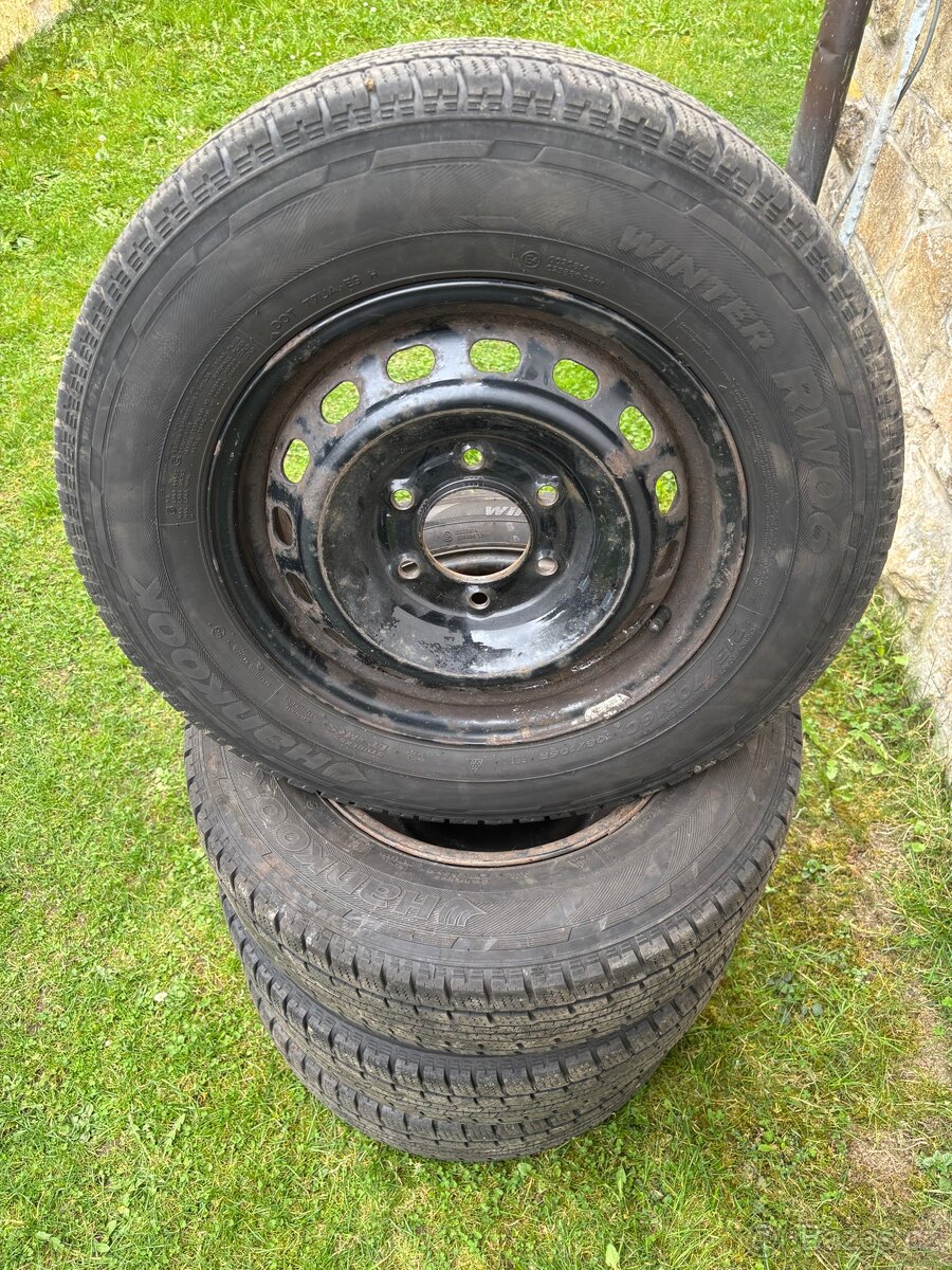Hankook 215/70r16c