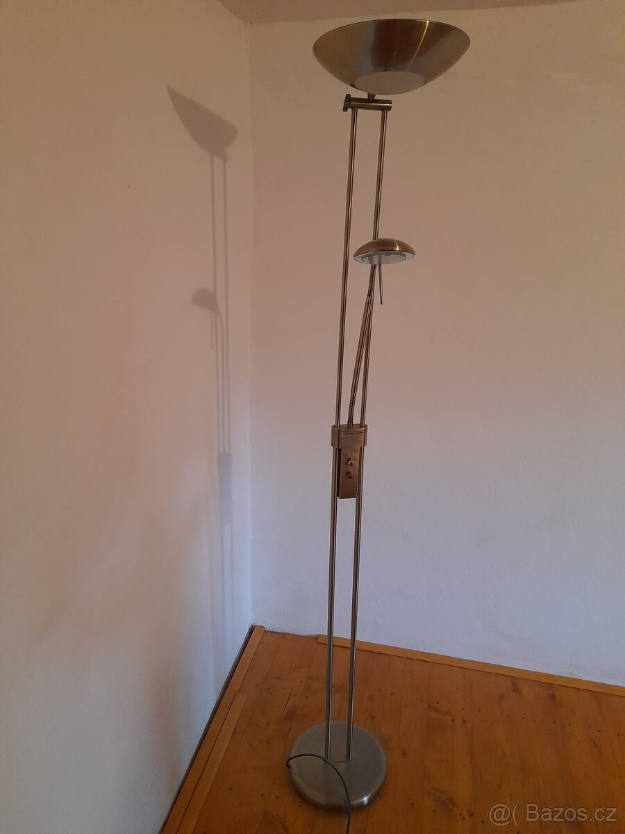 Stojací lampa halogen