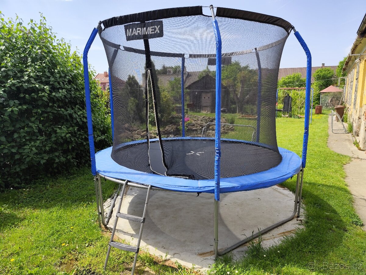 Trampolína