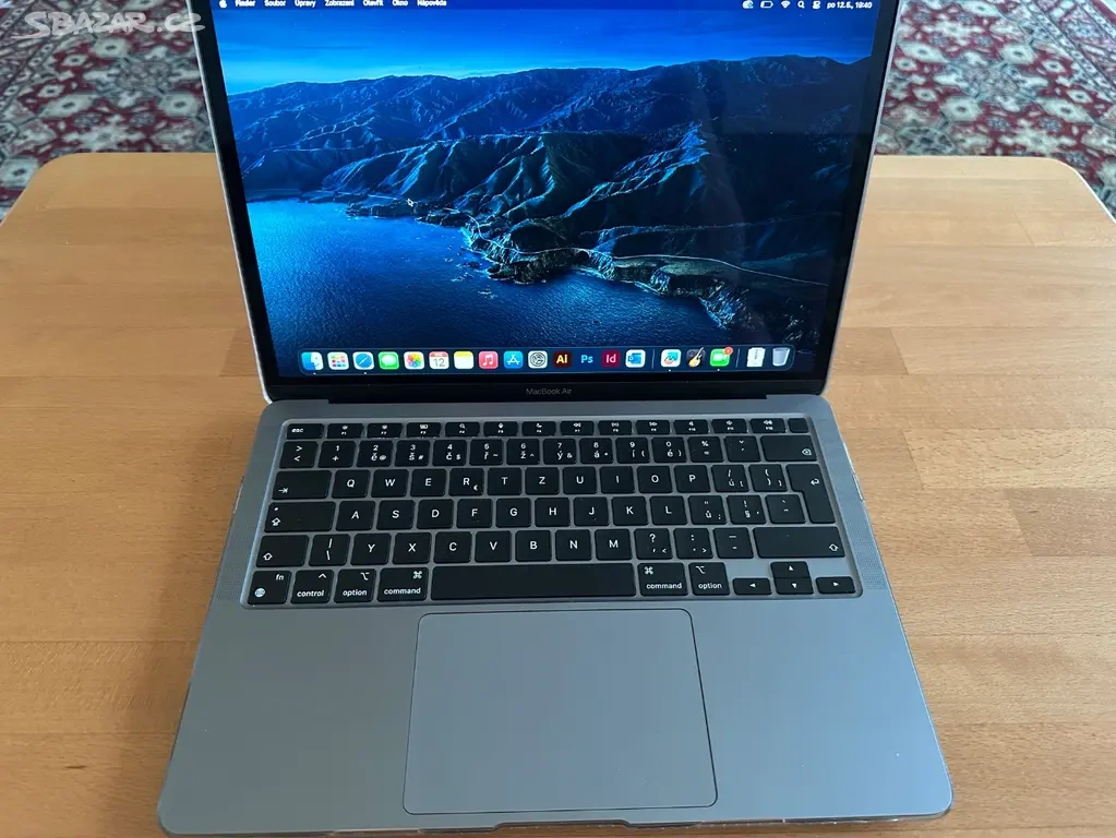 MacBook Air 13,3