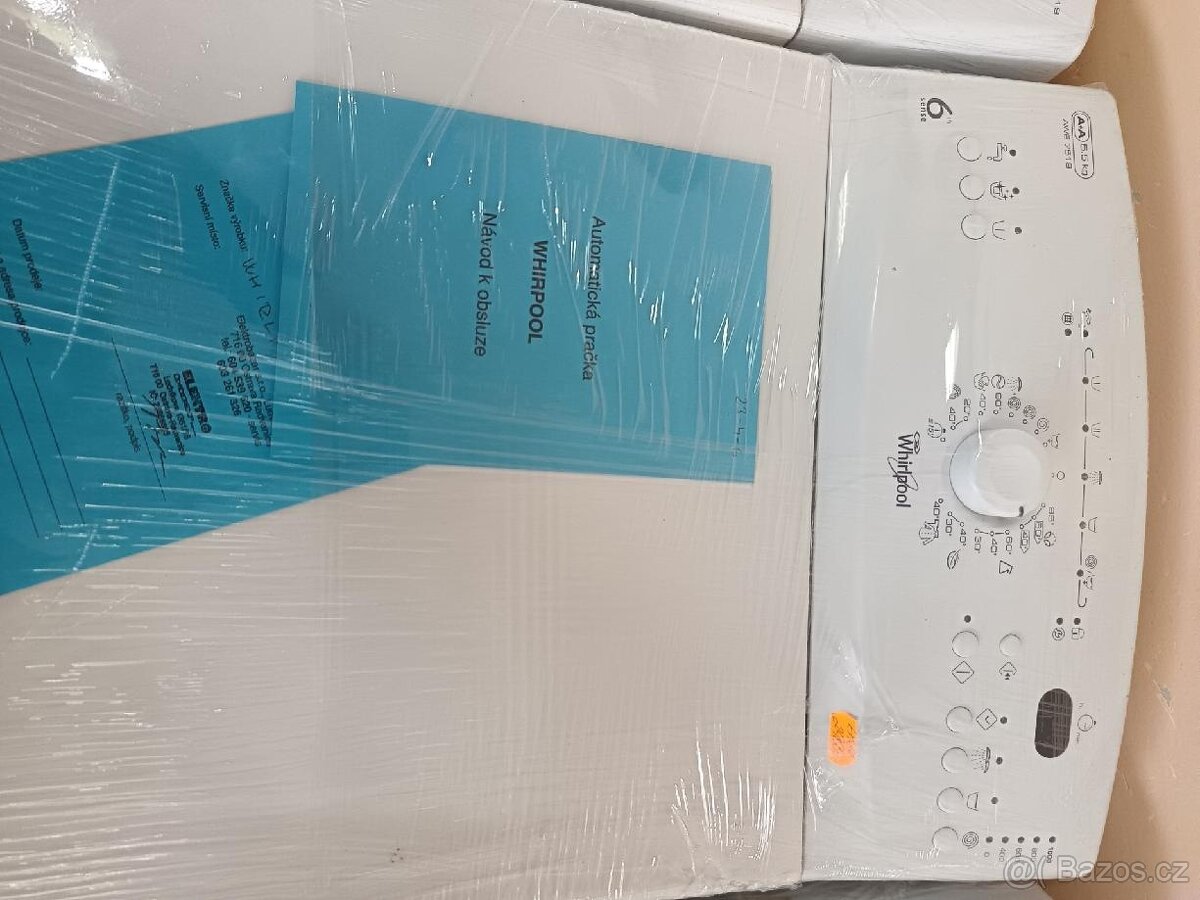vrchem plněná pračka Whirlpool