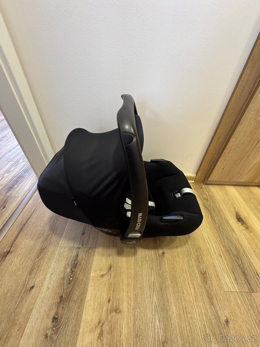 Maxi-Cosi FamilyFix3 základna + Maxi-Cosi Tinca
