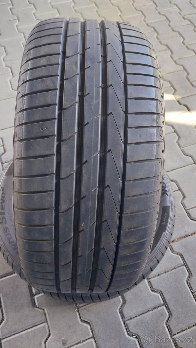 Prodám 2 x letní pneu Hankook 225/50/17