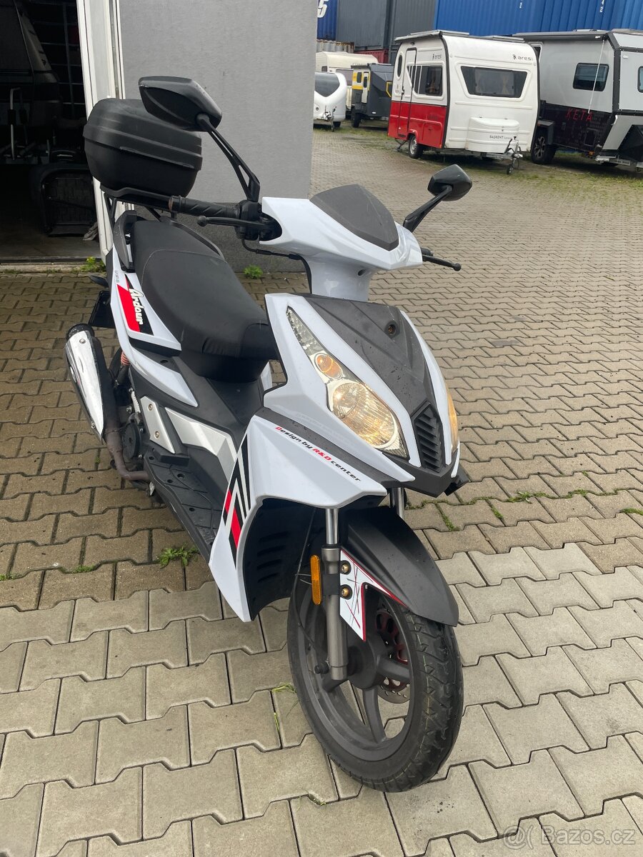 Pronájem Skutru Maxon 125cc